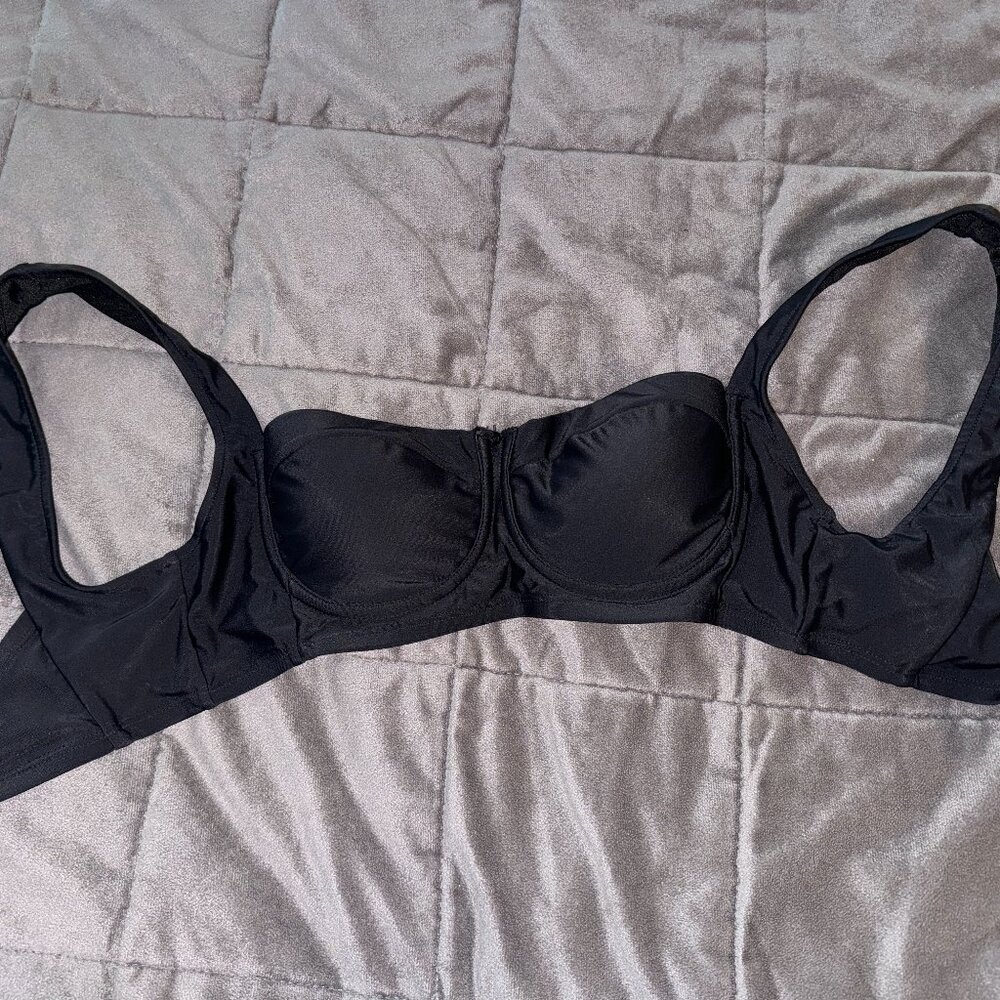 L*Space Flynn Women's Swimsuit Top - Black, Size S